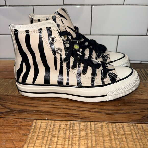 Women's Converse Chuck 70 Hi Size 5 Shoes Zebra Print Canvas Glow Sneaker - Picture 3 of 6